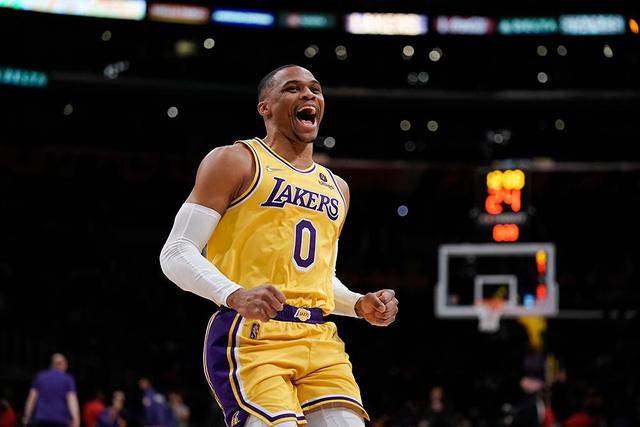 希尔德22分库里13分 勇士28记三分力克国王